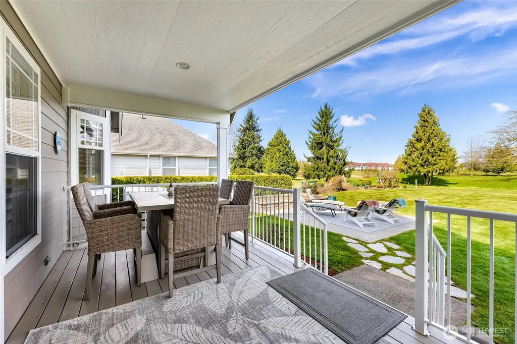 127 E Homestead Boulevard Lynden WA 98264