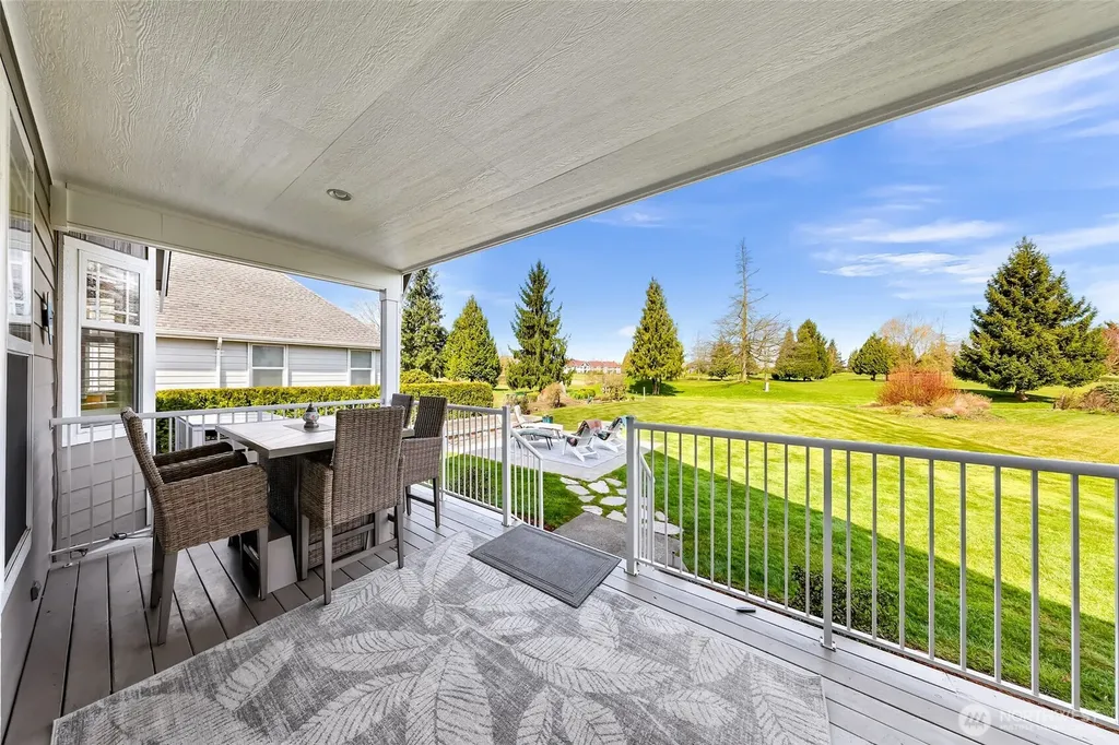 127 E Homestead Boulevard Lynden WA 98264