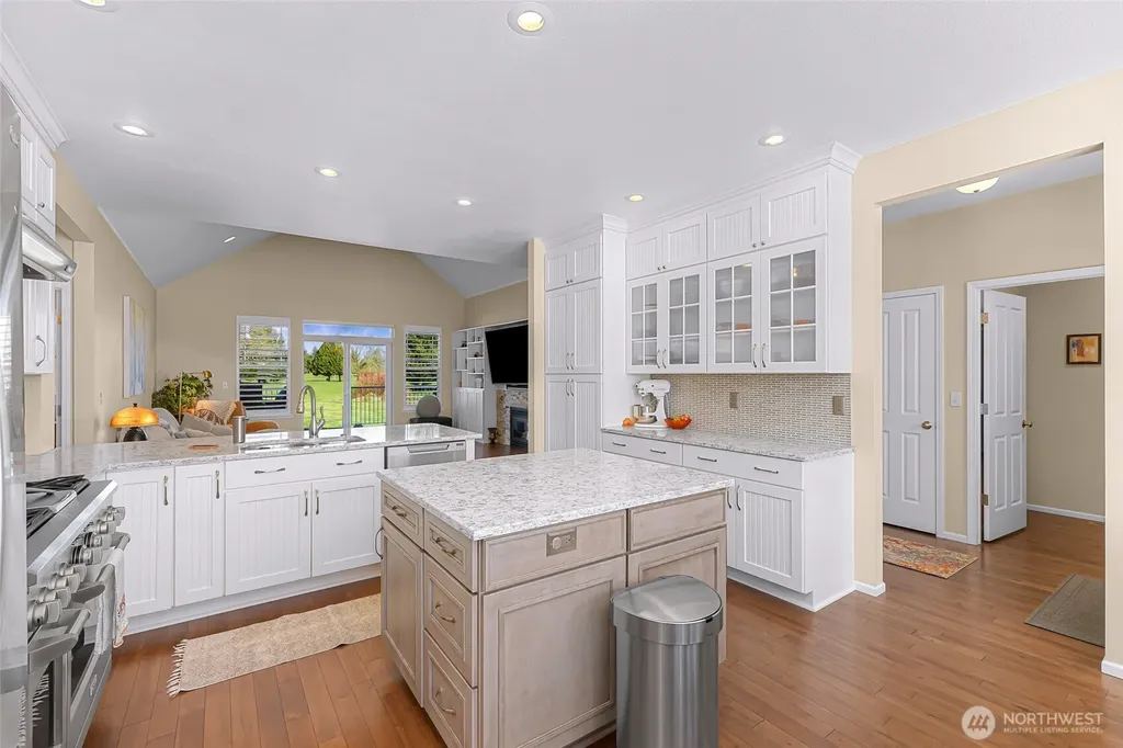 127 E Homestead Boulevard Lynden WA 98264