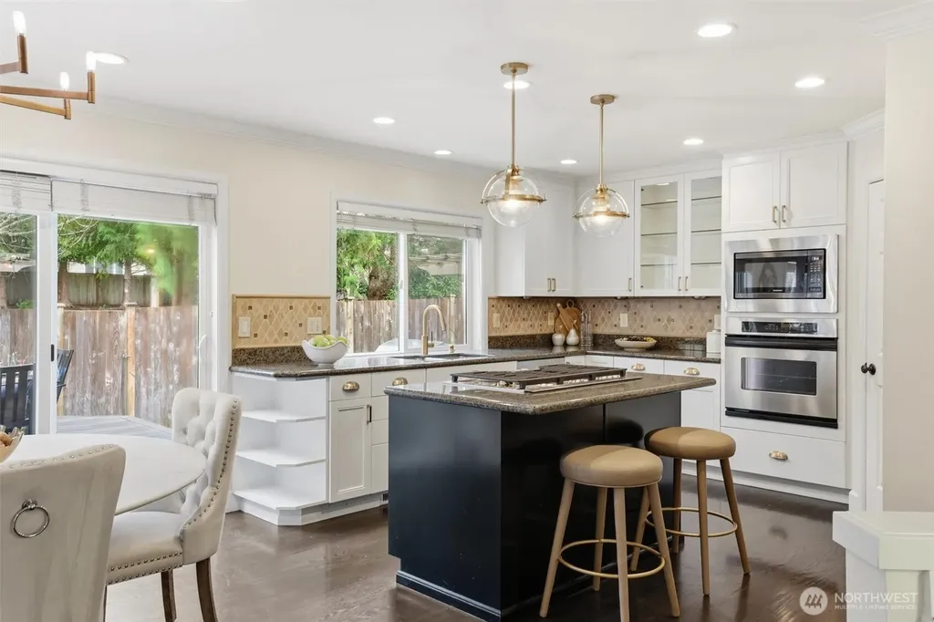 928 271st Avenue SE Sammamish WA 98075