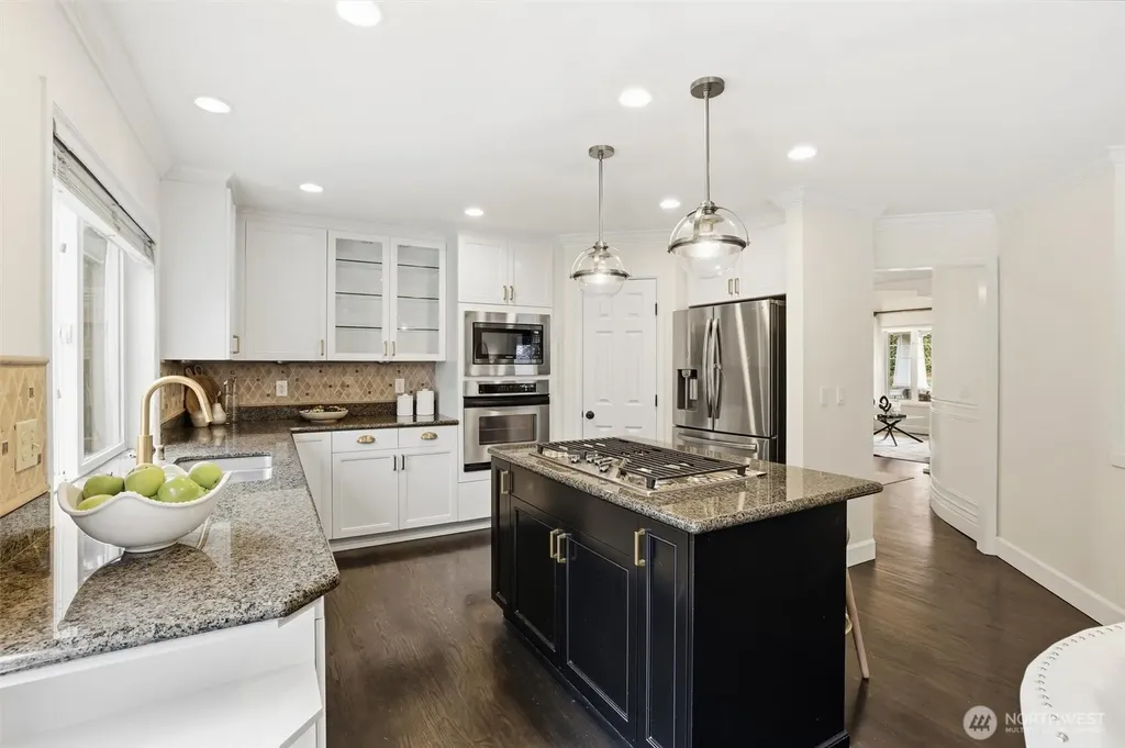 928 271st Avenue SE Sammamish WA 98075