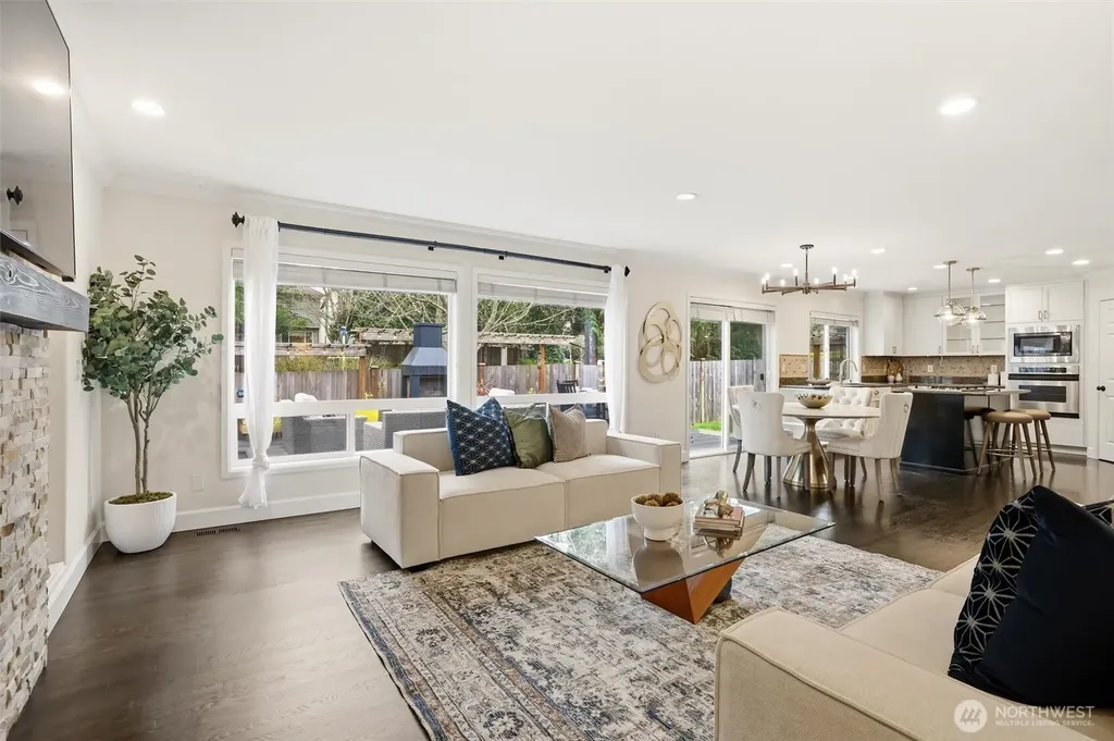928 271st Avenue SE Sammamish WA 98075