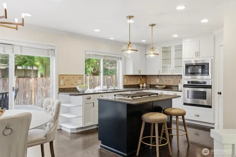 928 271st Avenue SE Sammamish WA 98075