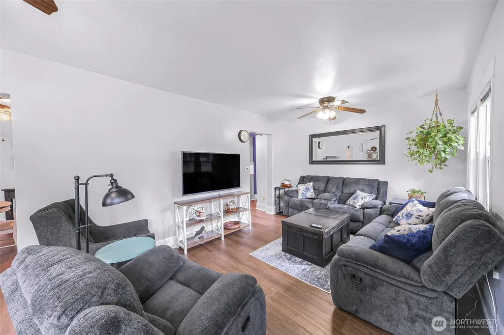 6981 Hannegan Road Lynden WA 98264