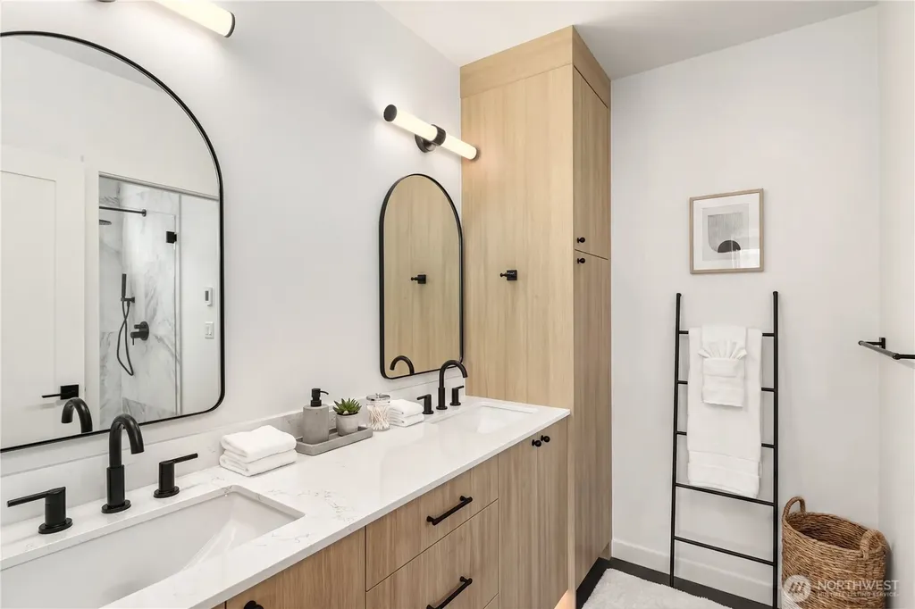 3638 Greenwood Avenue N Seattle WA 98103