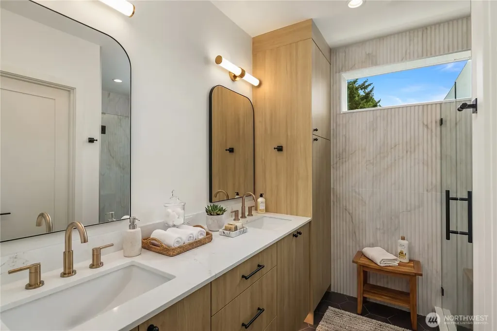 3638 Greenwood Avenue N Seattle WA 98103