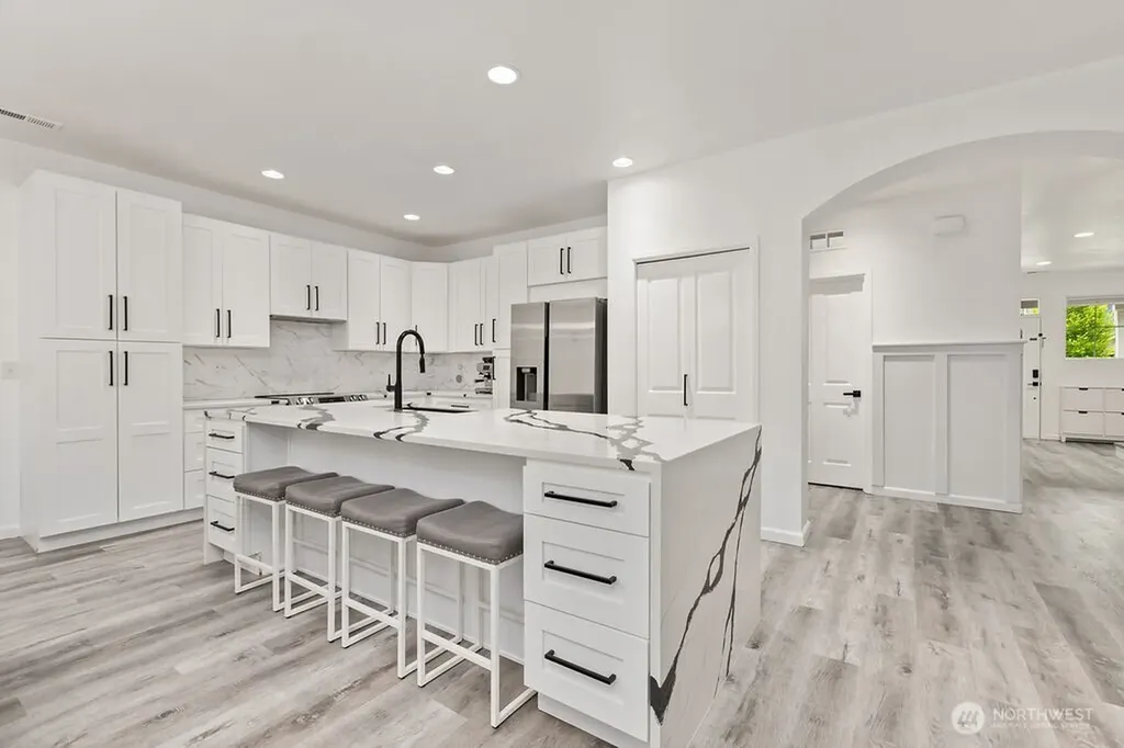 1210 29th Street NW Puyallup WA 98371