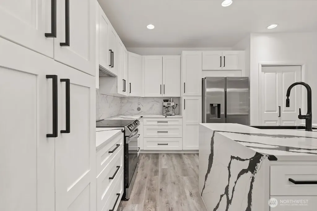 1210 29th Street NW Puyallup WA 98371