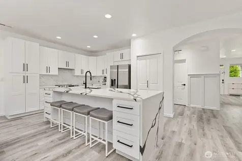 1210 29th Street NW Puyallup WA 98371