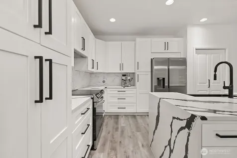 1210 29th Street NW Puyallup WA 98371