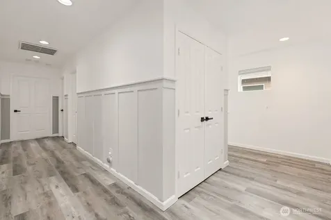 1210 29th Street NW Puyallup WA 98371