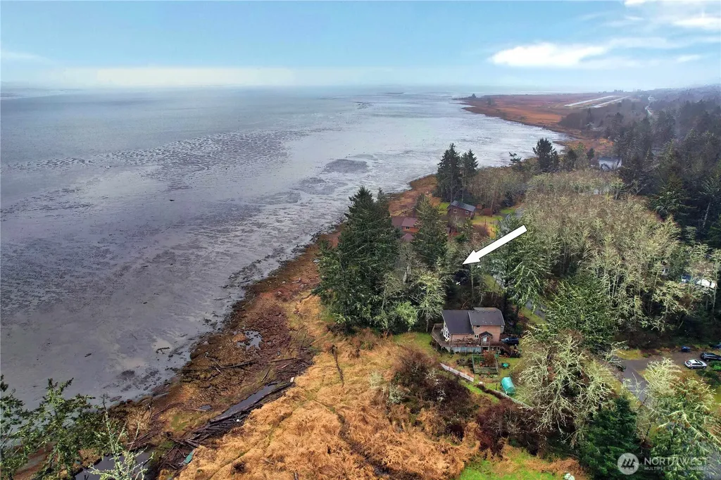 816 Duck Lake Drive NE Ocean Shores WA 98569