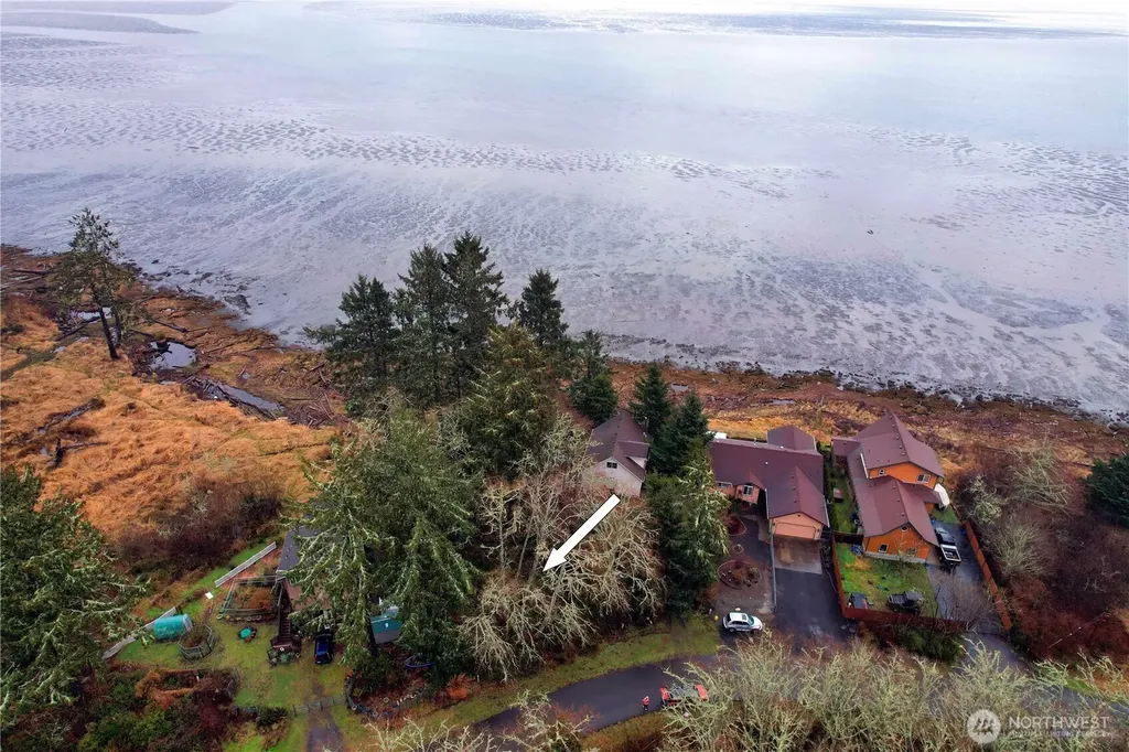 816 Duck Lake Drive NE Ocean Shores WA 98569