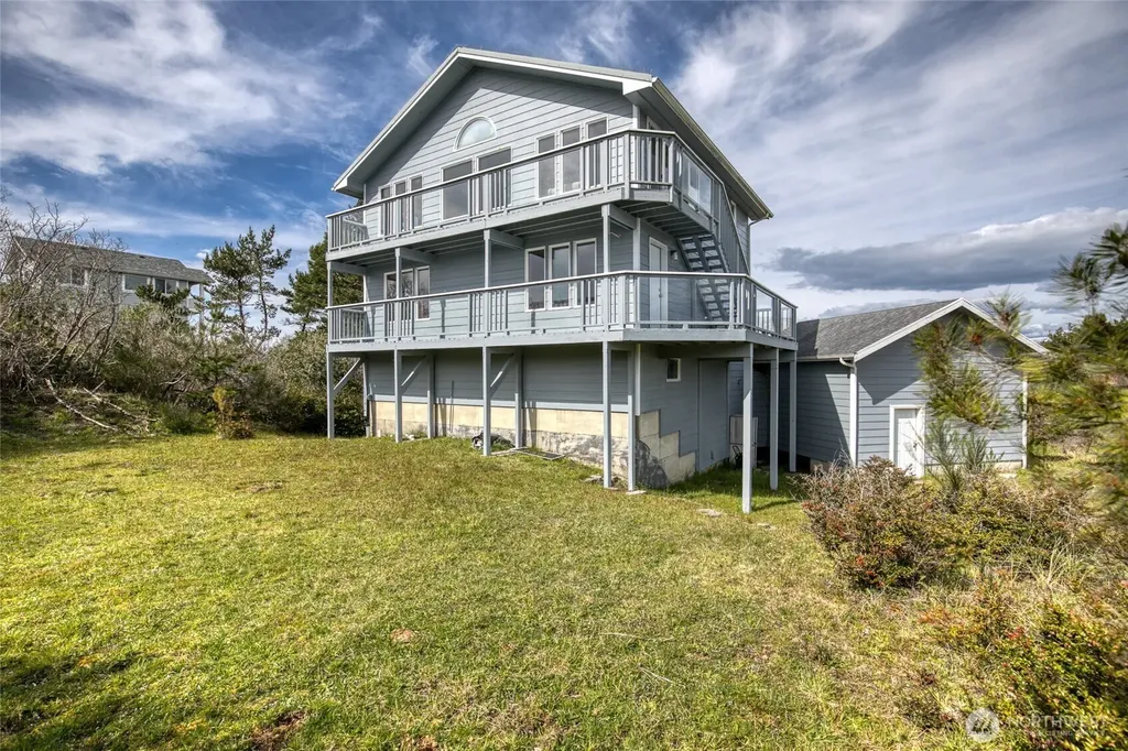 171 Marine View Drive SE Ocean Shores WA 98569