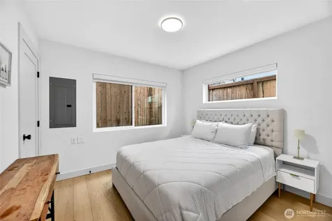 8647 18th Avenue SW Seattle WA 98106