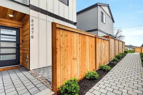 8647 18th Avenue SW Seattle WA 98106
