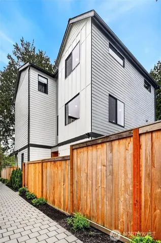 8647 18th Avenue SW Seattle WA 98106