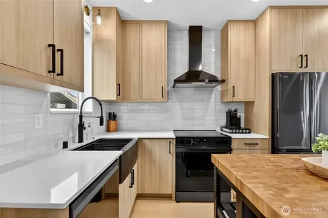 8647 18th Avenue SW Seattle WA 98106