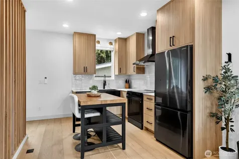 8647 18th Avenue SW Seattle WA 98106