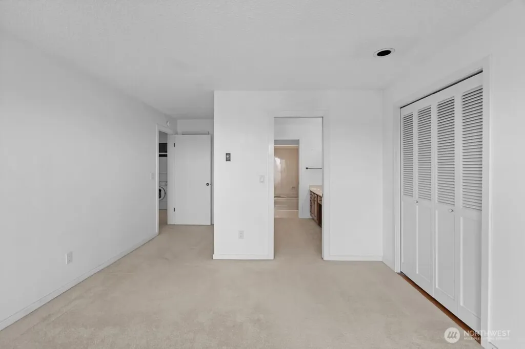 5025 California Avenue SW Seattle WA 98136