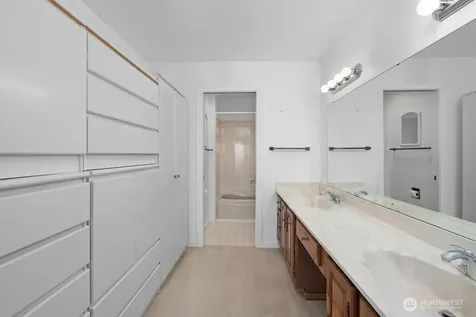 5025 California Avenue SW Seattle WA 98136