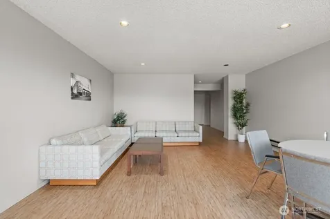 5025 California Avenue SW Seattle WA 98136