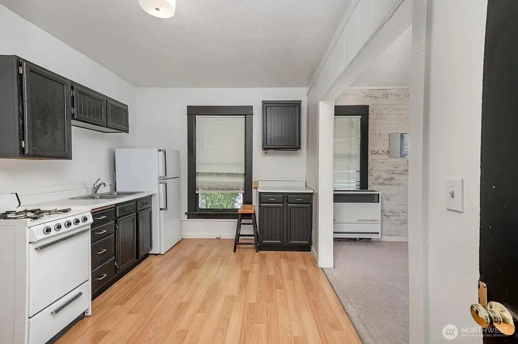 807 49th Street Seattle WA 98103