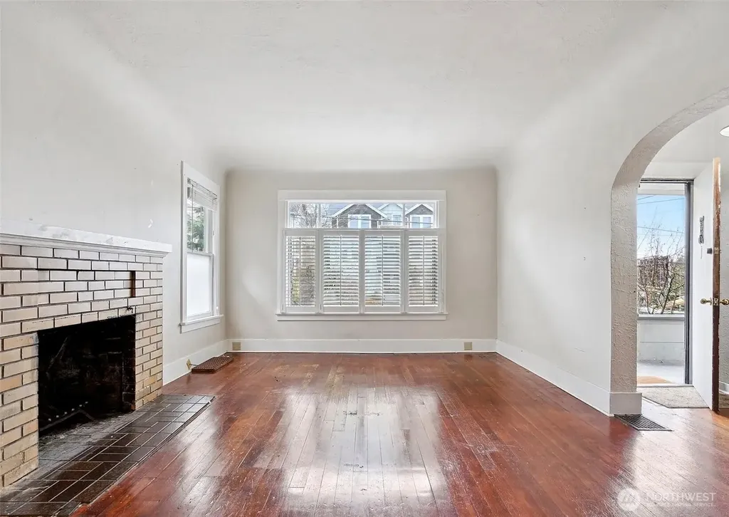 807 49th Street Seattle WA 98103