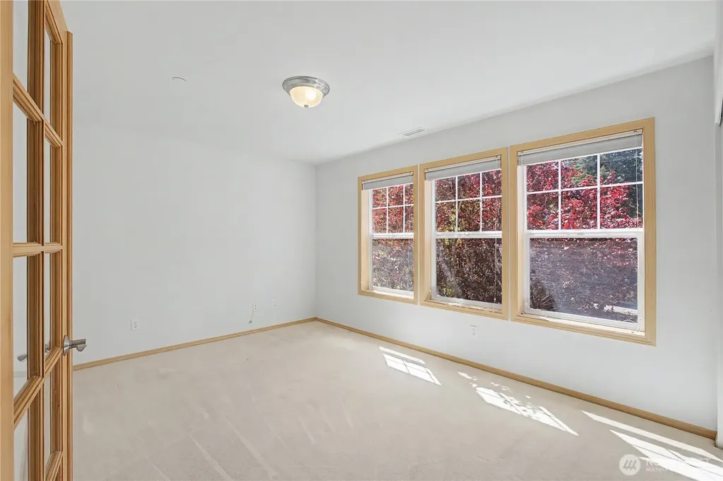 1242 Griggs Dupont WA 98327