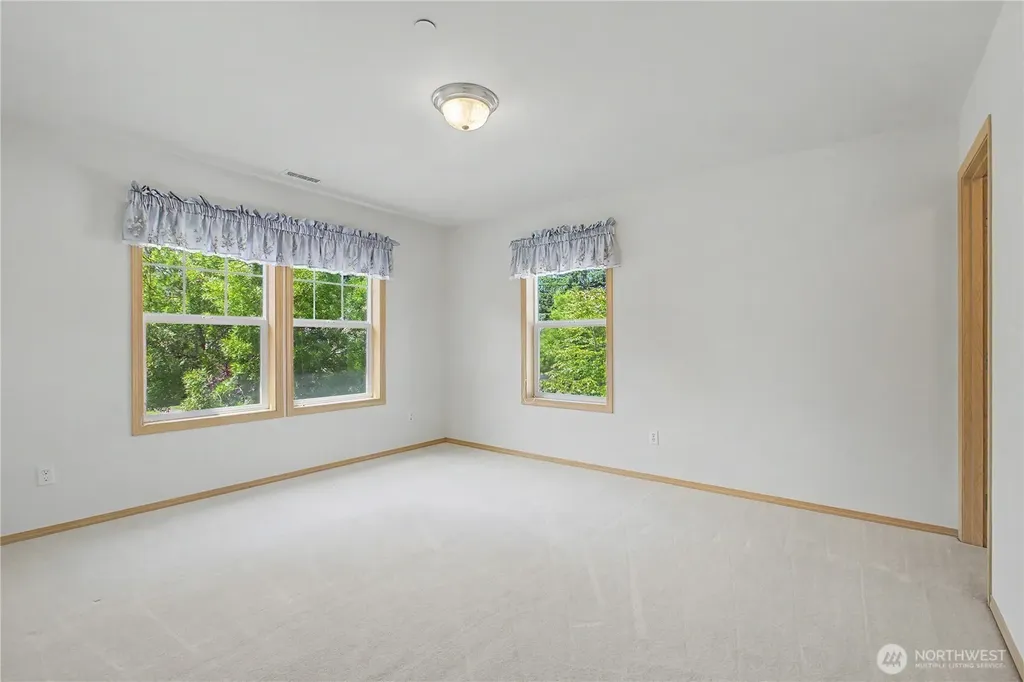 1242 Griggs Dupont WA 98327