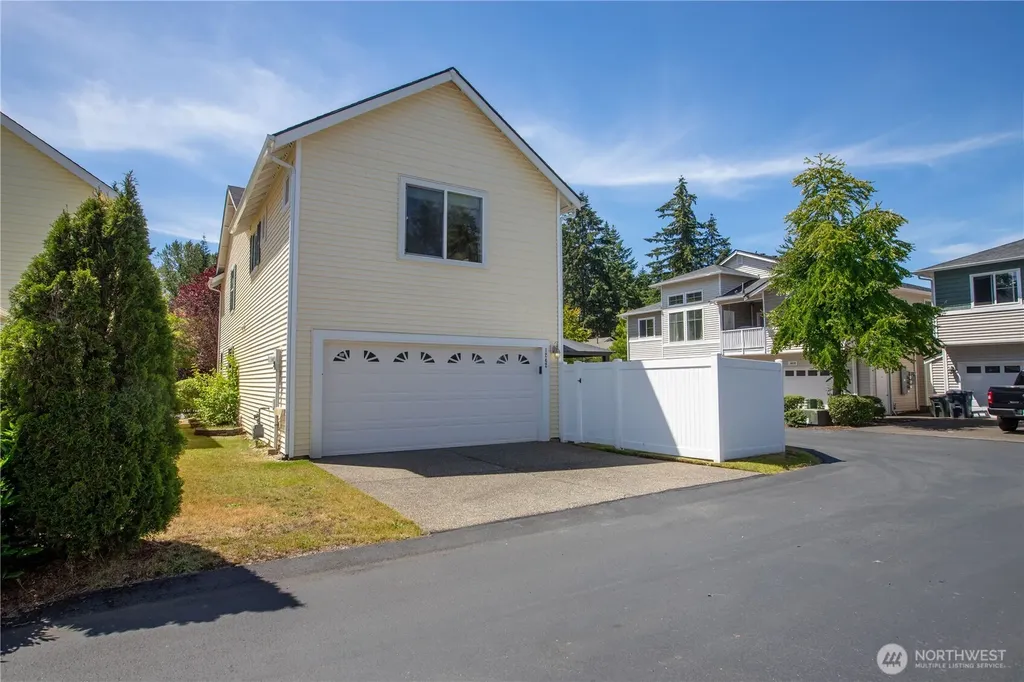 1242 Griggs Dupont WA 98327