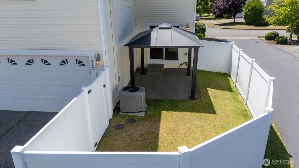 1242 Griggs Dupont WA 98327
