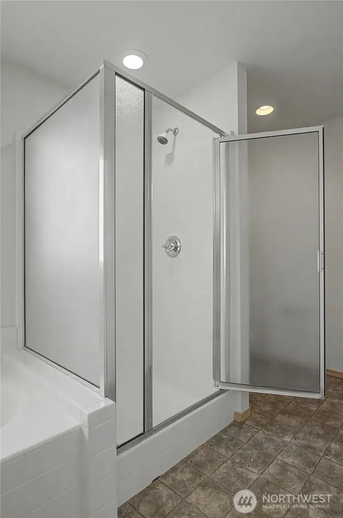 1242 Griggs Dupont WA 98327