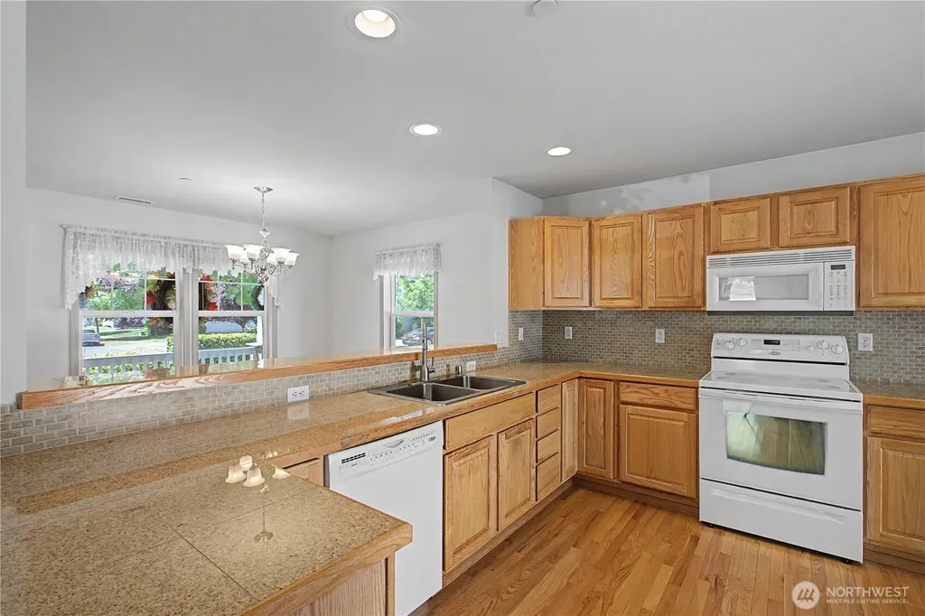 1242 Griggs Dupont WA 98327