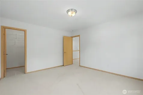 1242 Griggs Street Dupont WA 98327
