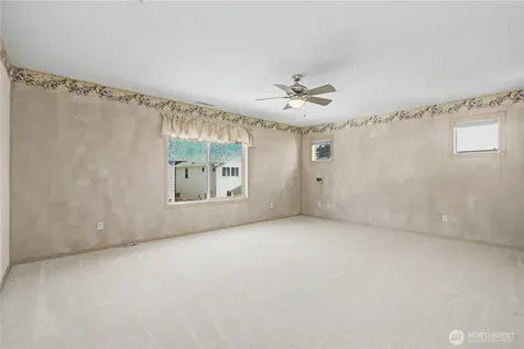 1242 Griggs Street Dupont WA 98327
