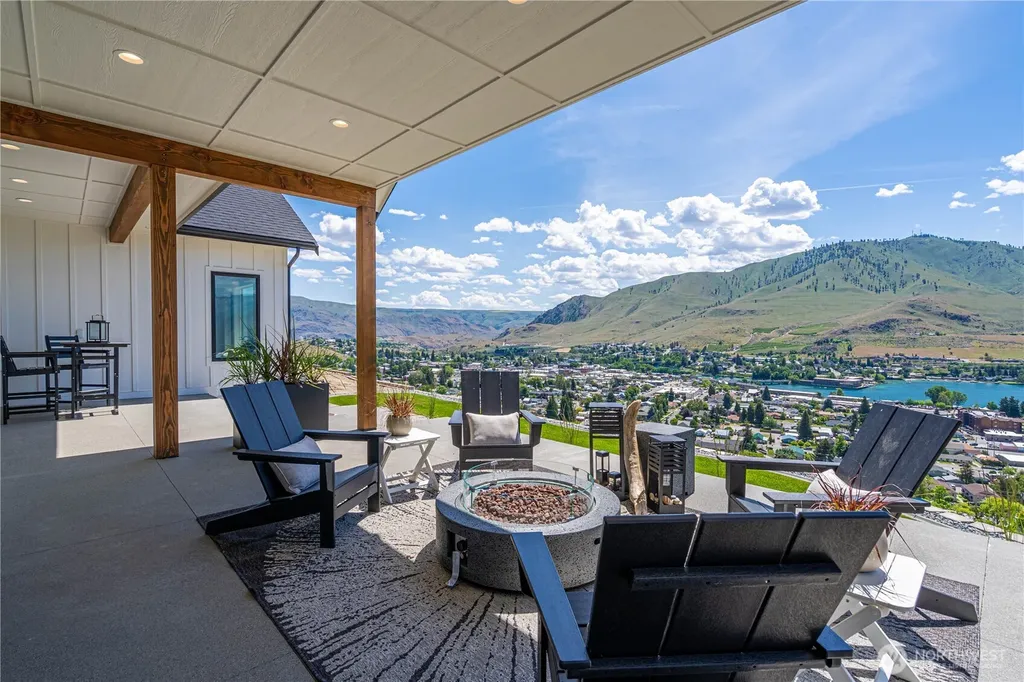 548 Harvest Ridge Drive Chelan WA 98816