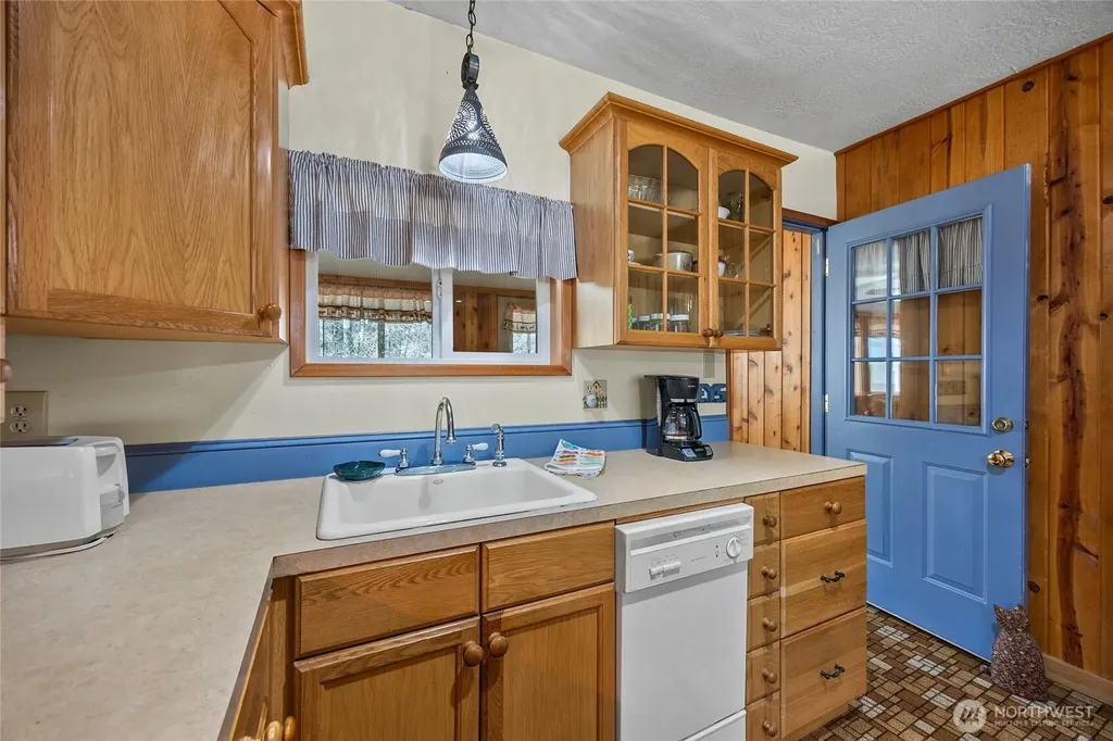 233 Mountain View Drive Packwood WA 98361
