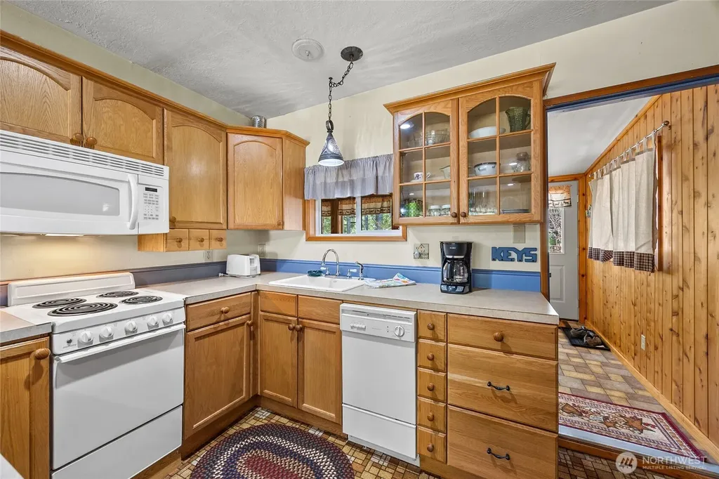 233 Mountain View Drive Packwood WA 98361
