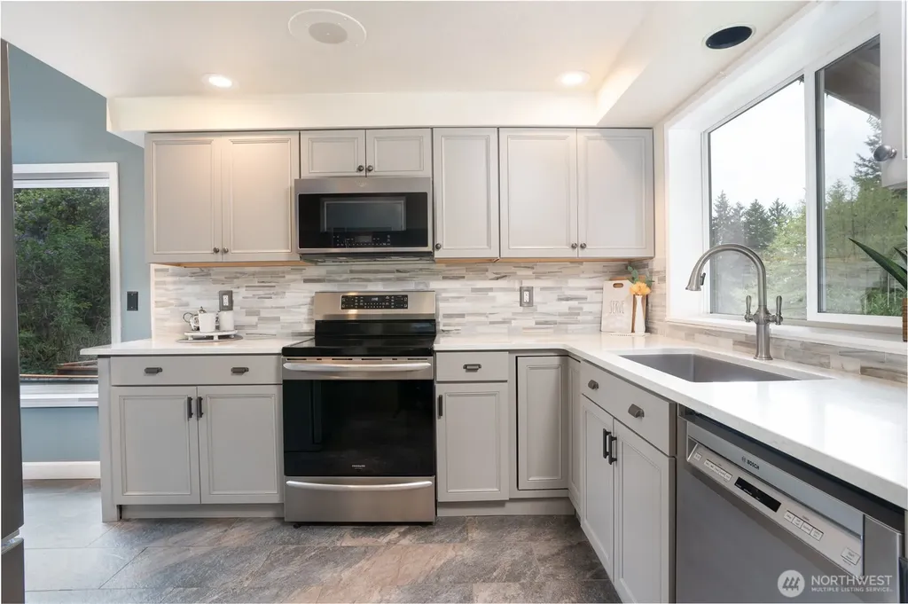 5026 Foxhall Drive NE Olympia WA 98516
