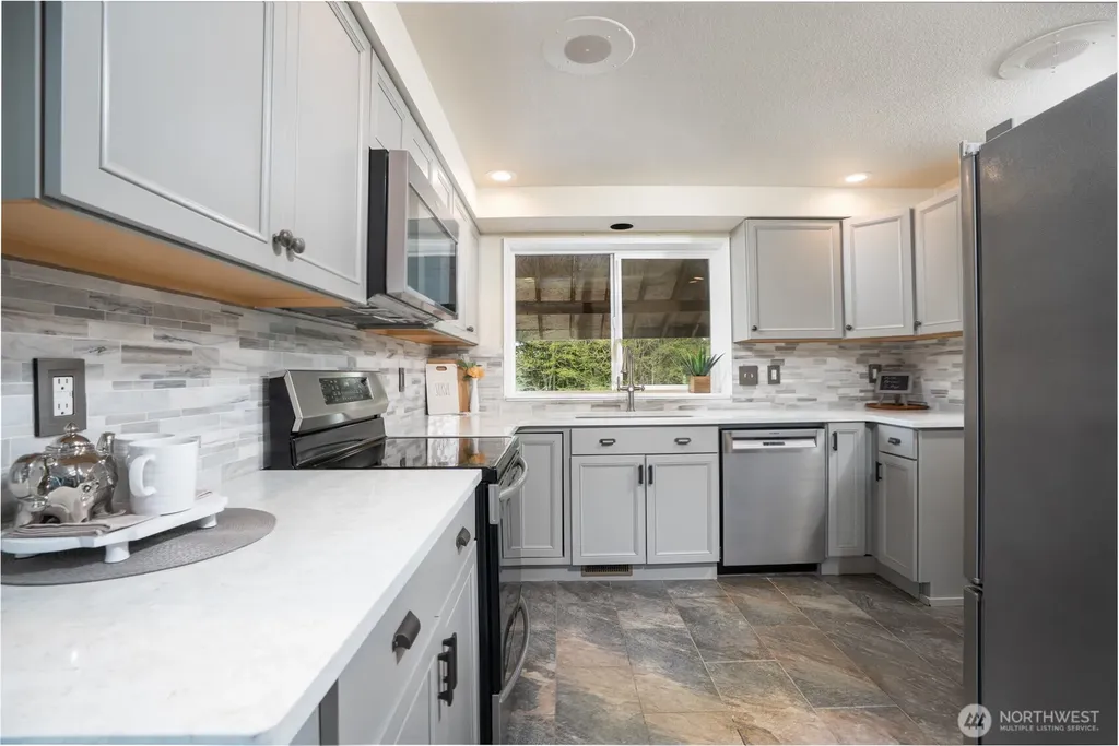 5026 Foxhall Drive NE Olympia WA 98516