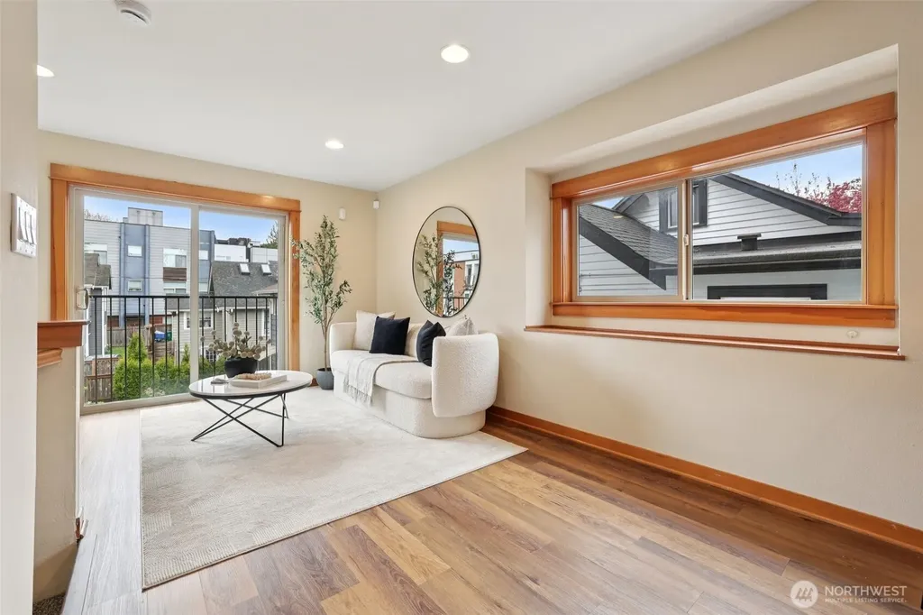9047 17th Avenue SW Seattle WA 98106