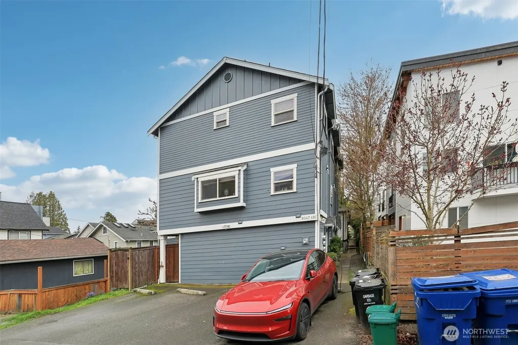 9047 17th Avenue SW Seattle WA 98106