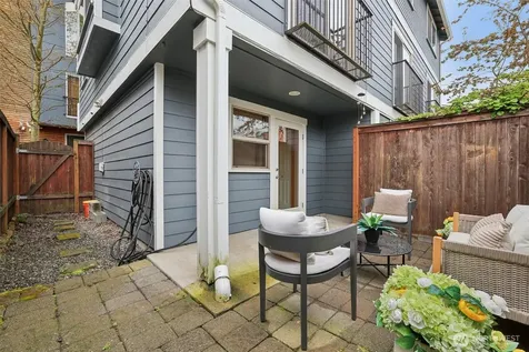 9047 17th Avenue SW Seattle WA 98106