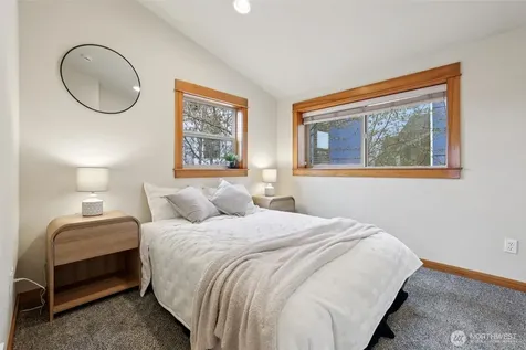 9047 17th Avenue SW Seattle WA 98106