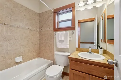 9047 17th Avenue SW Seattle WA 98106