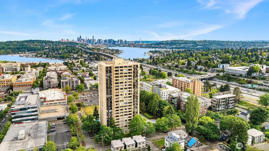 4540 8th Avenue NE Seattle WA 98105