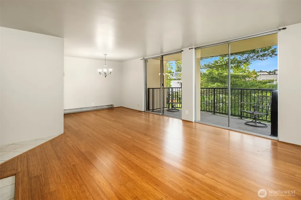 4540 8th Avenue NE Seattle WA 98105
