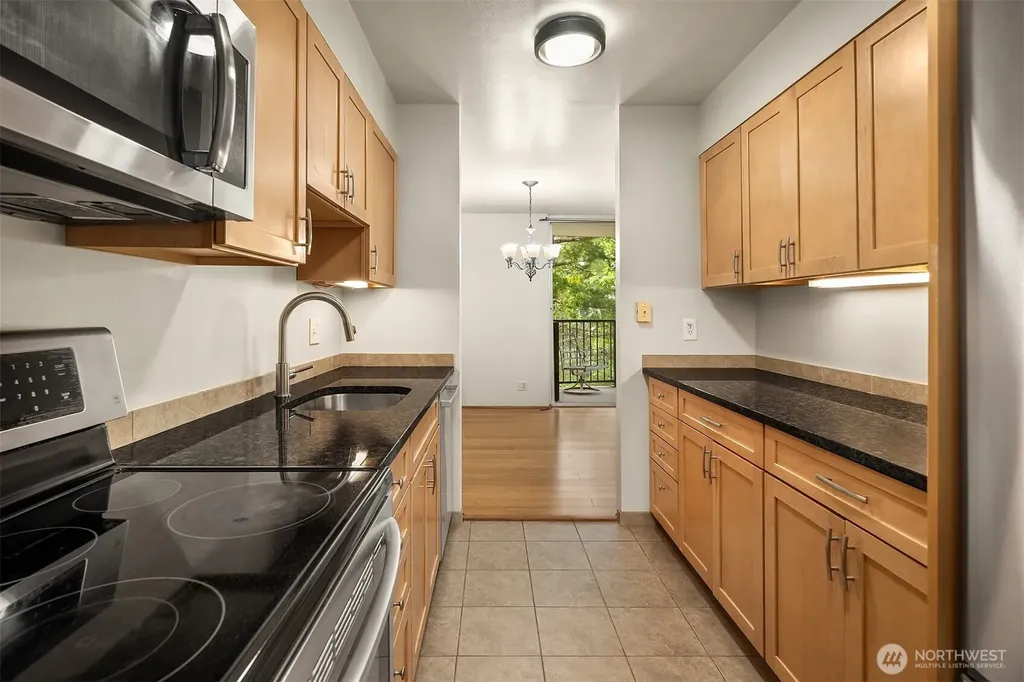4540 8th Avenue NE Seattle WA 98105