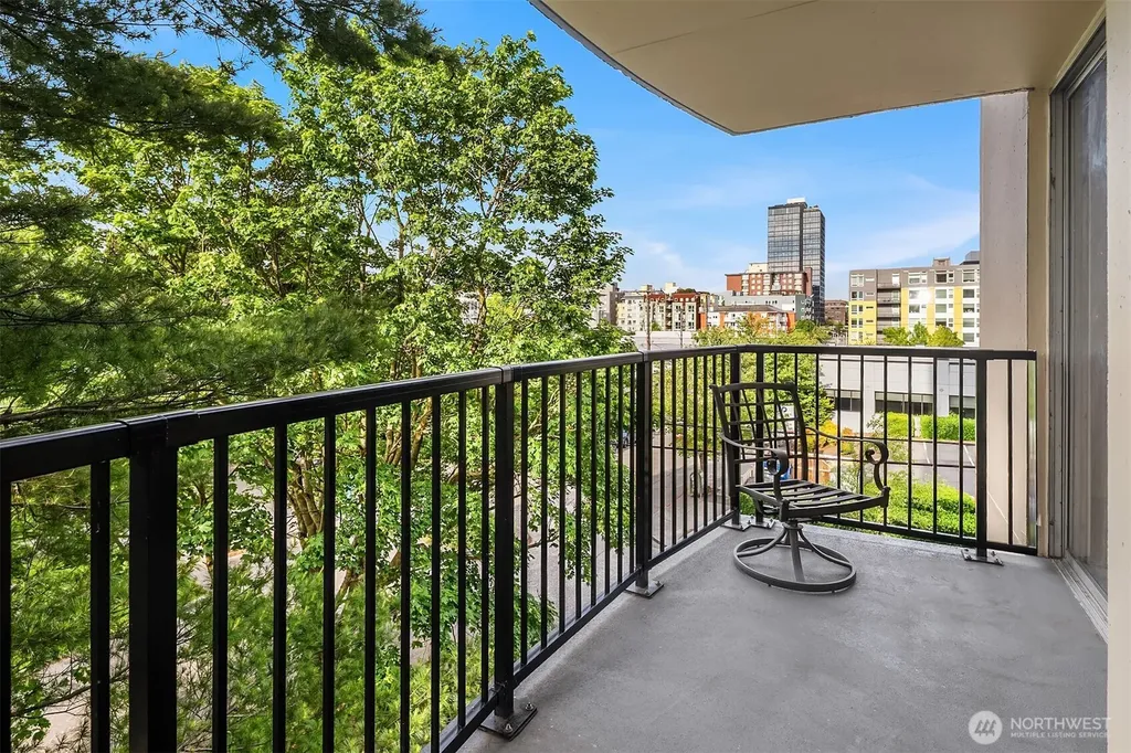 4540 8th Avenue NE Seattle WA 98105